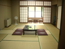 PHOTO: q