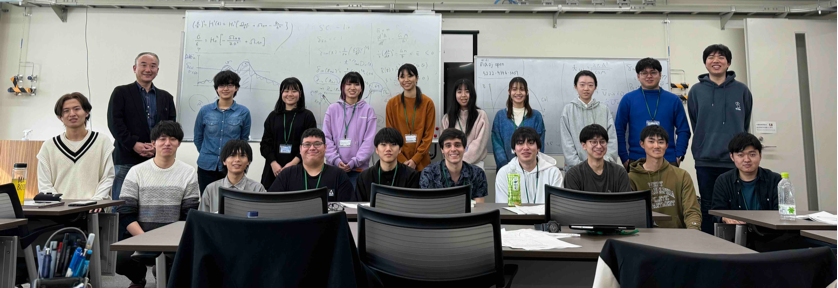 会議室にいる人たち

自動的に生成された説明